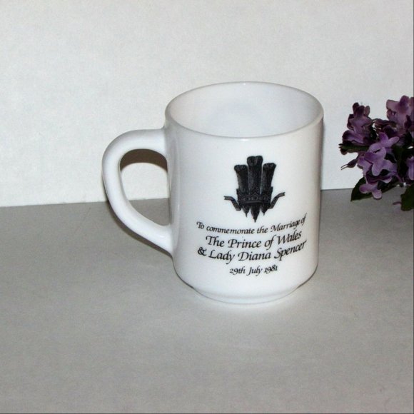 Prince King Charles & Princess Diana Royal Wedding Milk Glass Coffee Mug Vintage - Picture 4 of 6